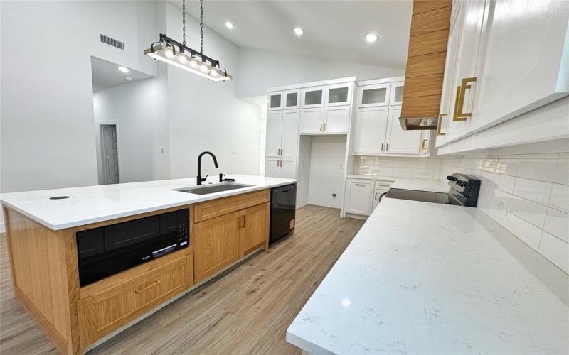 1222 Saint John Street, Greenville, TX 75401, 4 Habitaciones Habitaciones , ,2 BañosBaños,Residential,En Venta,1222 Saint John Street,20929879