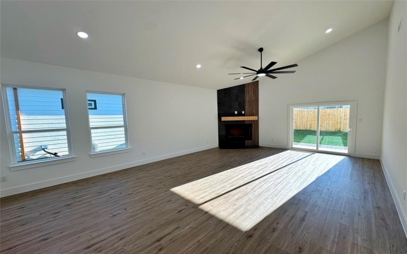 1222 Saint John Street, Greenville, TX 75401, 4 Habitaciones Habitaciones , ,2 BañosBaños,Residential,En Venta,1222 Saint John Street,20929879