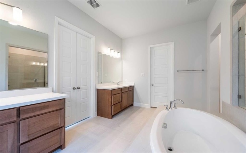 2129 Eastleigh Drive, Fort Worth, TX 76008, 4 Bedrooms Bedrooms, ,3 BathroomsBathrooms,Residential,For Sale,2129 Eastleigh Drive,0,20930138