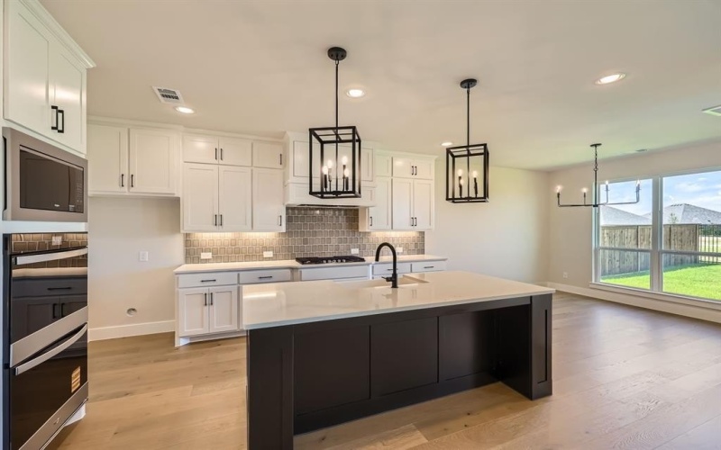 1814 Flowerfield Lane, Mansfield, TX 76063, 4 Habitaciones Habitaciones , ,3 BañosBaños,Residential,En Venta,1814 Flowerfield Lane,20930245
