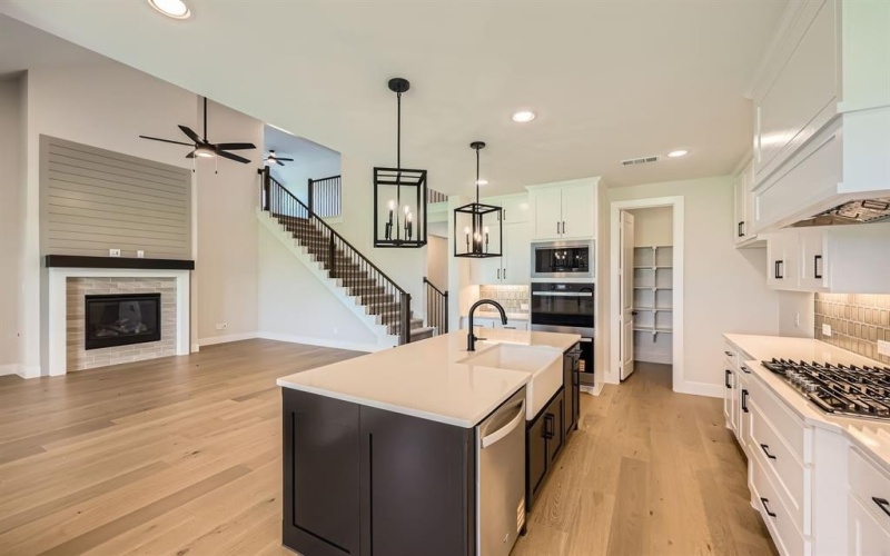 1814 Flowerfield Lane, Mansfield, TX 76063, 4 Habitaciones Habitaciones , ,3 BañosBaños,Residential,En Venta,1814 Flowerfield Lane,20930245