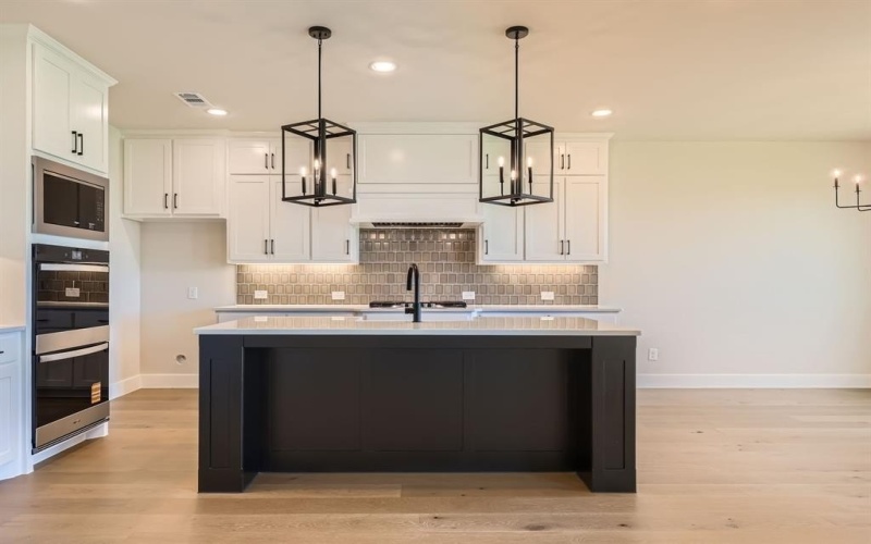 1814 Flowerfield Lane, Mansfield, TX 76063, 4 Habitaciones Habitaciones , ,3 BañosBaños,Residential,En Venta,1814 Flowerfield Lane,20930245
