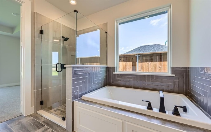 1814 Flowerfield Lane, Mansfield, TX 76063, 4 Habitaciones Habitaciones , ,3 BañosBaños,Residential,En Venta,1814 Flowerfield Lane,20930245
