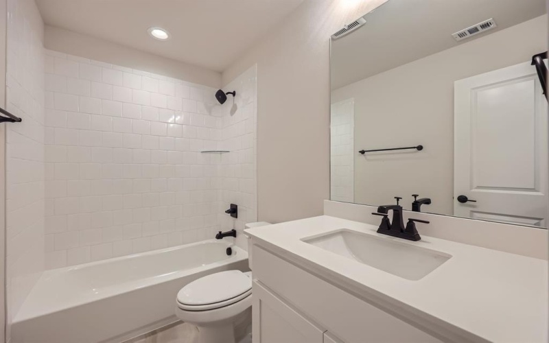 1814 Flowerfield Lane, Mansfield, TX 76063, 4 Habitaciones Habitaciones , ,3 BañosBaños,Residential,En Venta,1814 Flowerfield Lane,20930245