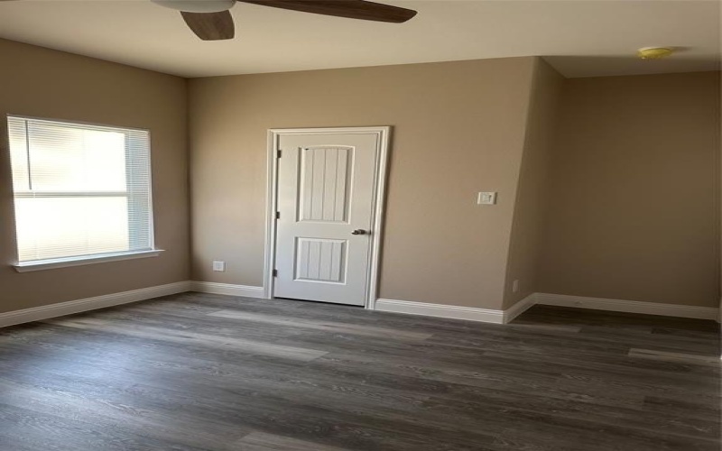 1009 S Preston Street, Ennis, TX 75119, 3 Bedrooms Bedrooms, ,2 BathroomsBathrooms,Residential,For Sale,1009 S Preston Street,20930373