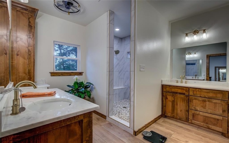 608 PR 6305 #6305, Mineola, TX 75773, 5 Bedrooms Bedrooms, ,3 BathroomsBathrooms,Residential,For Sale,608 PR 6305,20928307