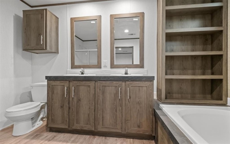 18370 County Road 322, Tyler, TX 75706, 3 Bedrooms Bedrooms, ,2 BathroomsBathrooms,Residential,For Sale,18370 County Road 322,20930452