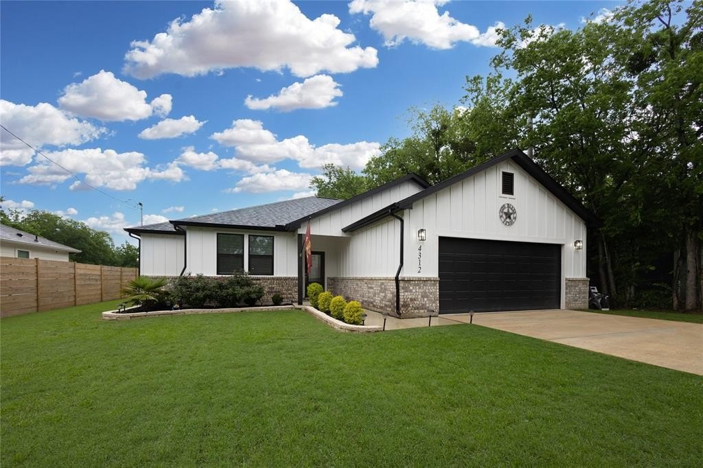 4312 Templeton St, Greenville, TX 75401, 3 Bedrooms Bedrooms, ,2 BathroomsBathrooms,Residential,For Sale,4312 Templeton St,20932532