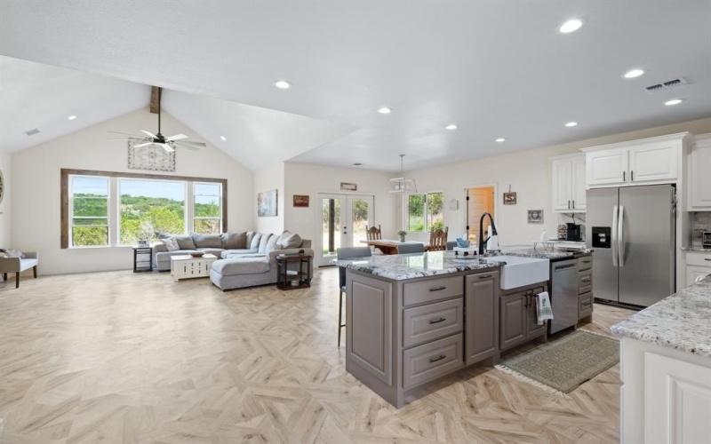 805 Hidden Valley, Bluff Dale, TX 76433, 3 Bedrooms Bedrooms, ,2 BathroomsBathrooms,Residential,For Sale,805 Hidden Valley,20932571