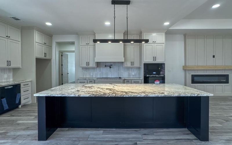 9 NE Armlei Dr, Andrews, TX 79714, 4 Bedrooms Bedrooms, ,3 BathroomsBathrooms,Residential,For Sale,9 NE Armlei Dr,159894