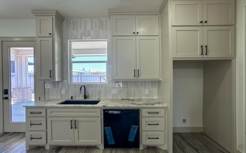9 NE Armlei Dr, Andrews, TX 79714, 4 Bedrooms Bedrooms, ,3 BathroomsBathrooms,Residential,For Sale,9 NE Armlei Dr,159894