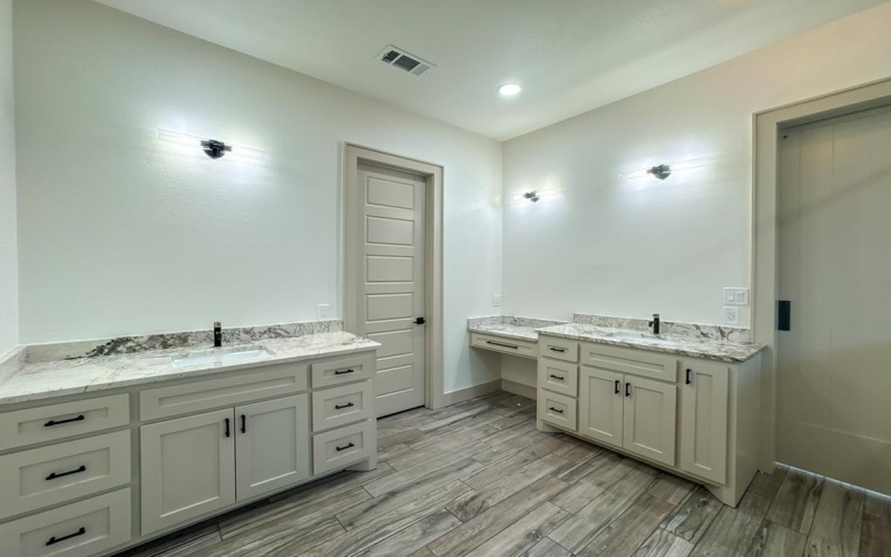 9 NE Armlei Dr, Andrews, TX 79714, 4 Bedrooms Bedrooms, ,3 BathroomsBathrooms,Residential,For Sale,9 NE Armlei Dr,159894