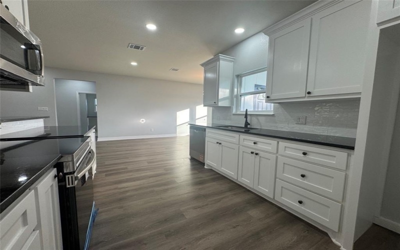 329 Rogers Street, McGregor, TX 76657, 3 Habitaciones Habitaciones , ,2 BañosBaños,Residential,En Venta,329 Rogers Street,228786