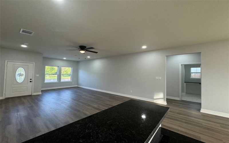 329 Rogers Street, McGregor, TX 76657, 3 Habitaciones Habitaciones , ,2 BañosBaños,Residential,En Venta,329 Rogers Street,228786