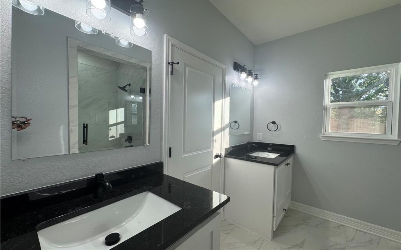 329 Rogers Street, McGregor, TX 76657, 3 Habitaciones Habitaciones , ,2 BañosBaños,Residential,En Venta,329 Rogers Street,228786