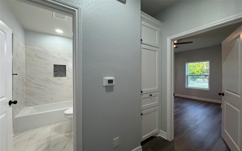 329 Rogers Street, McGregor, TX 76657, 3 Habitaciones Habitaciones , ,2 BañosBaños,Residential,En Venta,329 Rogers Street,228786