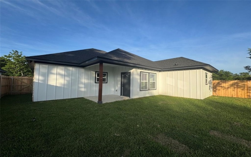 329 Rogers Street, McGregor, TX 76657, 3 Habitaciones Habitaciones , ,2 BañosBaños,Residential,En Venta,329 Rogers Street,228786