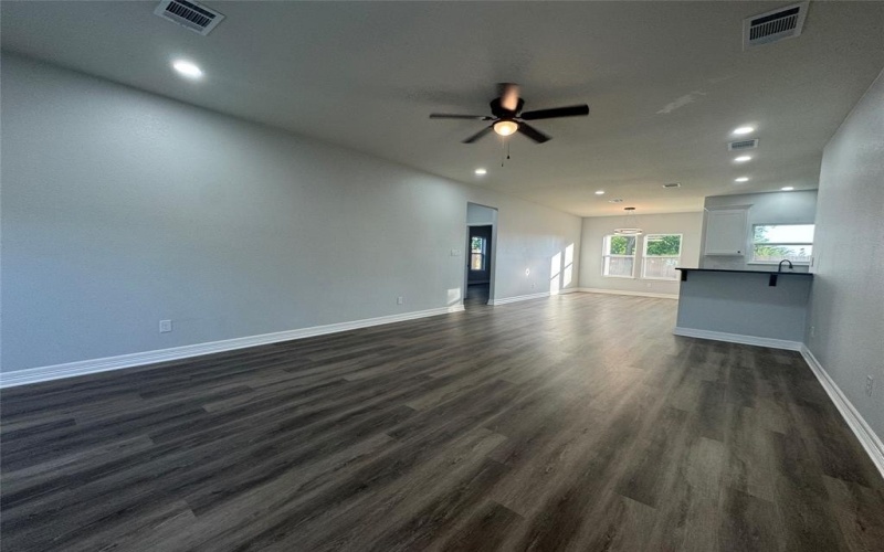 329 Rogers Street, McGregor, TX 76657, 3 Habitaciones Habitaciones , ,2 BañosBaños,Residential,En Venta,329 Rogers Street,228786