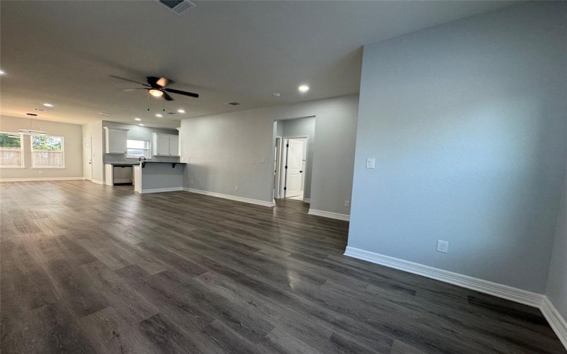 329 Rogers Street, McGregor, TX 76657, 3 Habitaciones Habitaciones , ,2 BañosBaños,Residential,En Venta,329 Rogers Street,228786