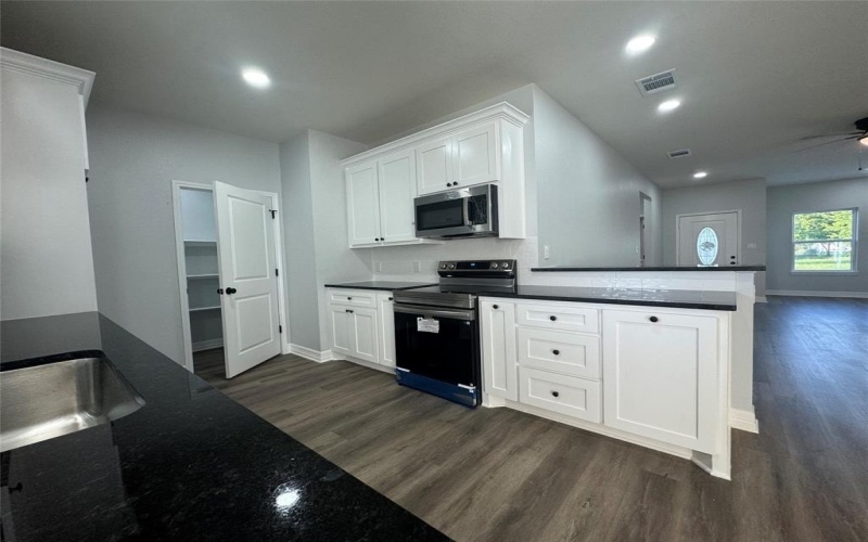 329 Rogers Street, McGregor, TX 76657, 3 Habitaciones Habitaciones , ,2 BañosBaños,Residential,En Venta,329 Rogers Street,228786