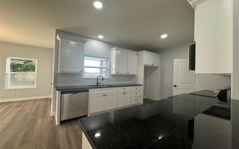 329 Rogers Street, McGregor, TX 76657, 3 Habitaciones Habitaciones , ,2 BañosBaños,Residential,En Venta,329 Rogers Street,228786