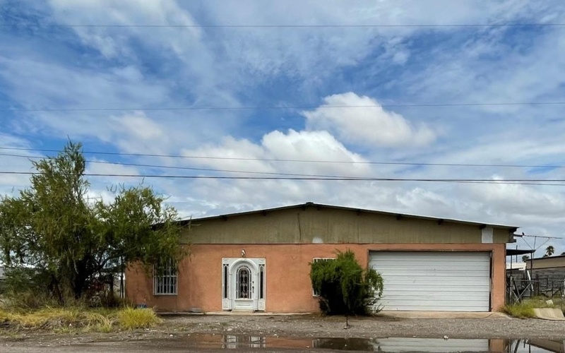 408 W Bledsoe Blvd, Presidio, TX 79845, 8 Habitaciones Habitaciones , ,9 BañosBaños,Residential,En Venta,408 W Bledsoe Blvd,0,154071