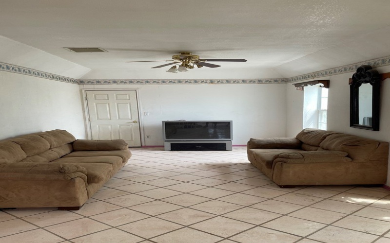 408 W Bledsoe Blvd, Presidio, TX 79845, 8 Habitaciones Habitaciones , ,9 BañosBaños,Residential,En Venta,408 W Bledsoe Blvd,0,154071