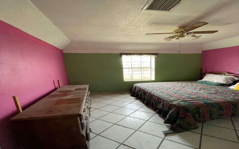 408 W Bledsoe Blvd, Presidio, TX 79845, 8 Habitaciones Habitaciones , ,9 BañosBaños,Residential,En Venta,408 W Bledsoe Blvd,0,154071