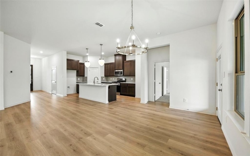 629 Mooney Drive, Saginaw, TX 76179, 3 Bedrooms Bedrooms, ,2 BathroomsBathrooms,Residential,For Sale,629 Mooney Drive,20933091
