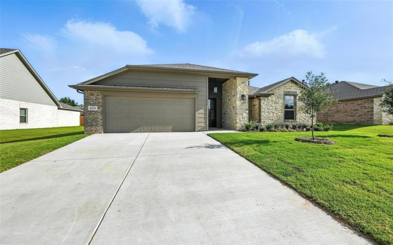 629 Mooney Drive, Saginaw, TX 76179, 3 Bedrooms Bedrooms, ,2 BathroomsBathrooms,Residential,For Sale,629 Mooney Drive,20933091