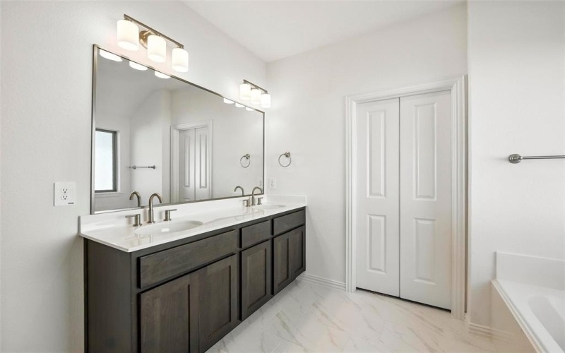 629 Mooney Drive, Saginaw, TX 76179, 3 Bedrooms Bedrooms, ,2 BathroomsBathrooms,Residential,For Sale,629 Mooney Drive,20933091