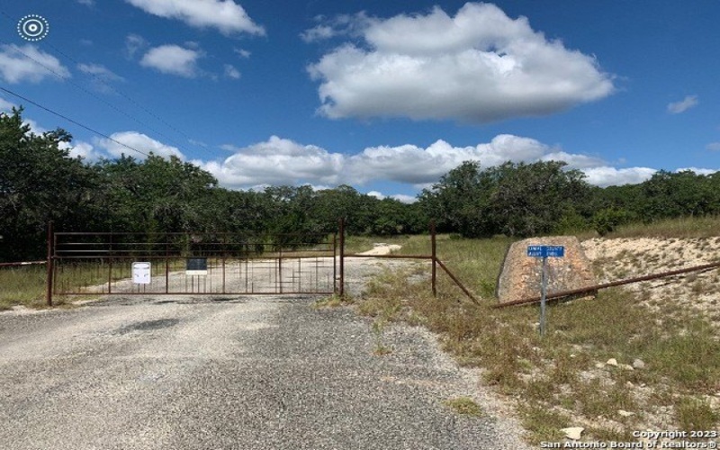 560 Eagle Peak Dr, Fischer, TX 78623, 4 Bedrooms Bedrooms, ,3 BathroomsBathrooms,Residential,For Sale,560 Eagle Peak Dr,1669279