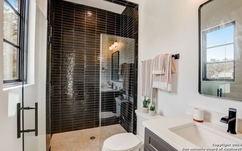 21835 ANGOSTURA BLVD, San Antonio, TX 78261-2606, 4 Habitaciones Habitaciones , ,5 BañosBaños,Residential,En Venta,21835 ANGOSTURA BLVD,0,1728722