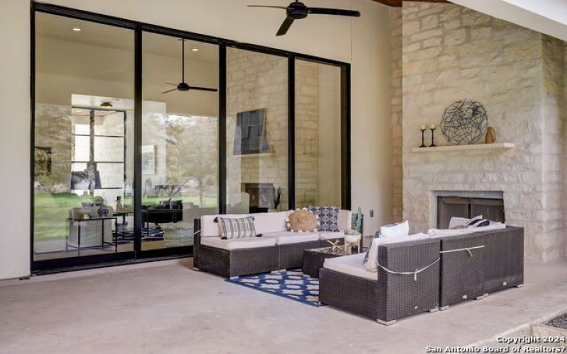 21835 ANGOSTURA BLVD, San Antonio, TX 78261-2606, 4 Habitaciones Habitaciones , ,5 BañosBaños,Residential,En Venta,21835 ANGOSTURA BLVD,0,1728722