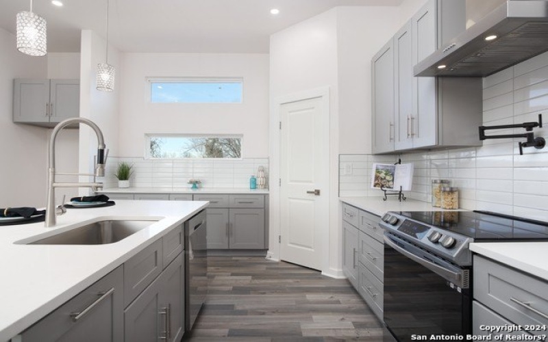 120 Pierce Ave, San Antonio, TX 78208, 2 Habitaciones Habitaciones , ,2 BañosBaños,Residential,En Venta,120 Pierce Ave,0,1729438