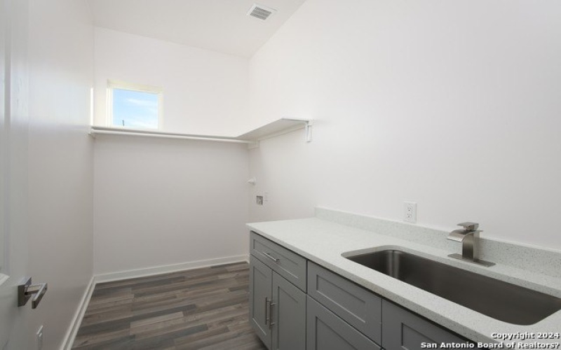 120 Pierce Ave, San Antonio, TX 78208, 2 Habitaciones Habitaciones , ,2 BañosBaños,Residential,En Venta,120 Pierce Ave,0,1729438