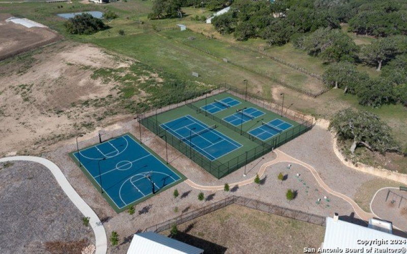 739 MAXIMINO RIDGE RD, Bulverde, TX 78163-2542, 3 Habitaciones Habitaciones , ,3 BañosBaños,Residential,En Venta,739 MAXIMINO RIDGE RD,0,1767361