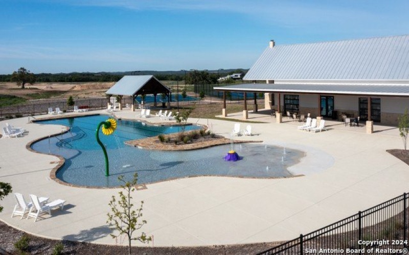 739 MAXIMINO RIDGE RD, Bulverde, TX 78163-2542, 3 Habitaciones Habitaciones , ,3 BañosBaños,Residential,En Venta,739 MAXIMINO RIDGE RD,0,1767361