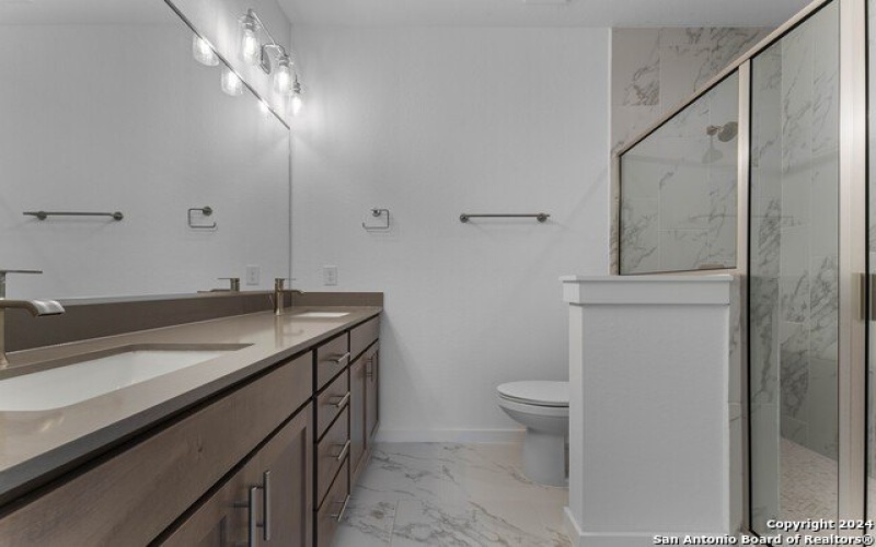 323 HOWARD ST #1, San Antonio, TX 78212-5596, 3 Habitaciones Habitaciones , ,3 BañosBaños,Residential,En Venta,323 HOWARD ST,0,1780858