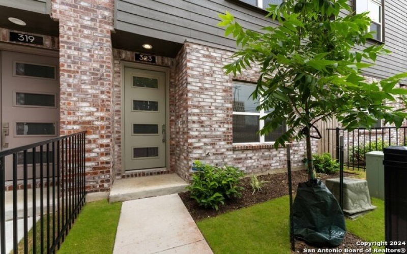 323 HOWARD ST #1, San Antonio, TX 78212-5596, 3 Habitaciones Habitaciones , ,3 BañosBaños,Residential,En Venta,323 HOWARD ST,0,1780858