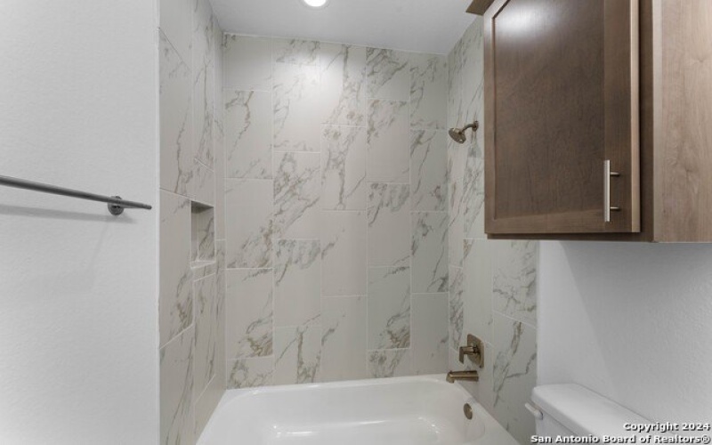 323 HOWARD ST #1, San Antonio, TX 78212-5596, 3 Habitaciones Habitaciones , ,3 BañosBaños,Residential,En Venta,323 HOWARD ST,0,1780858