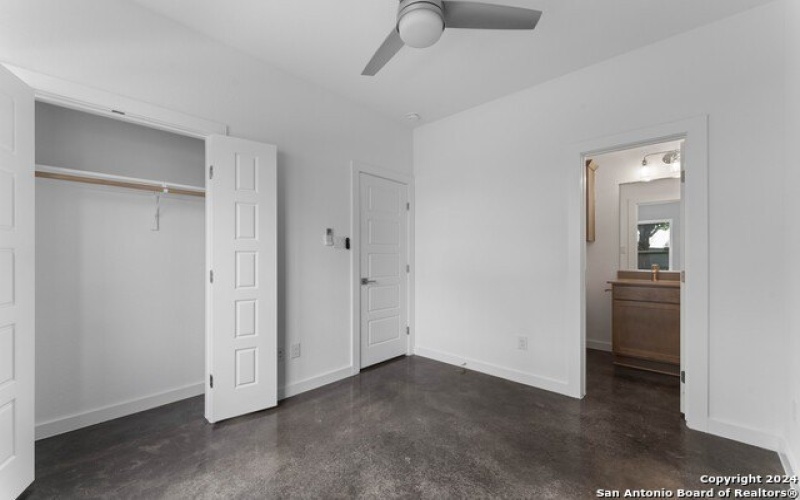 323 HOWARD ST #1, San Antonio, TX 78212-5596, 3 Habitaciones Habitaciones , ,3 BañosBaños,Residential,En Venta,323 HOWARD ST,0,1780858