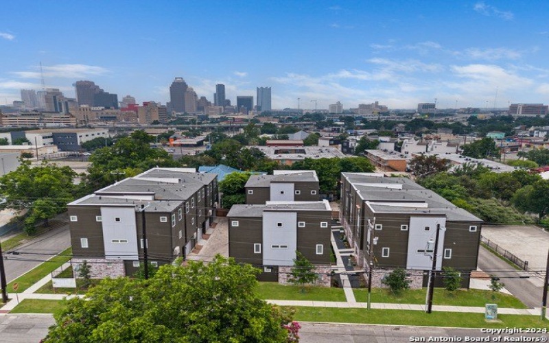 323 HOWARD ST #1, San Antonio, TX 78212-5596, 3 Habitaciones Habitaciones , ,3 BañosBaños,Residential,En Venta,323 HOWARD ST,0,1780858
