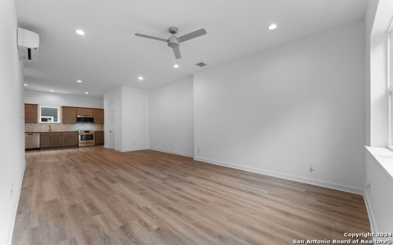 323 HOWARD ST #1, San Antonio, TX 78212-5596, 3 Habitaciones Habitaciones , ,3 BañosBaños,Residential,En Venta,323 HOWARD ST,0,1780858