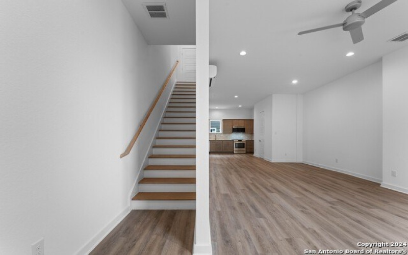 323 HOWARD ST #1, San Antonio, TX 78212-5596, 3 Habitaciones Habitaciones , ,3 BañosBaños,Residential,En Venta,323 HOWARD ST,0,1780858