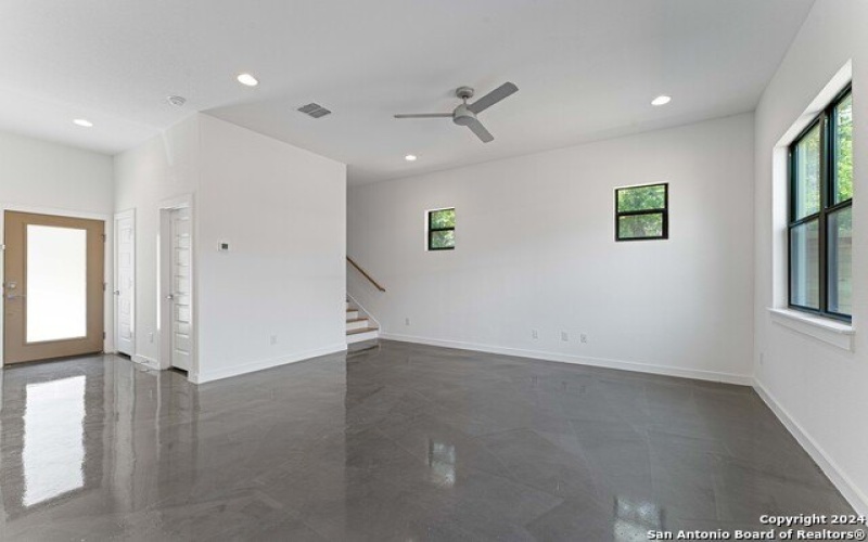 914 N Olive #101, San Antonio, TX 78202, 3 Habitaciones Habitaciones , ,2 BañosBaños,Residential,En Venta,914 N Olive #101,1781485