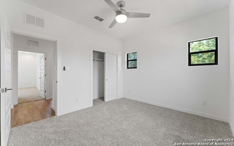 914 N Olive #101, San Antonio, TX 78202, 3 Habitaciones Habitaciones , ,2 BañosBaños,Residential,En Venta,914 N Olive #101,1781485