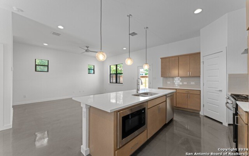 914 N Olive #101, San Antonio, TX 78202, 3 Habitaciones Habitaciones , ,2 BañosBaños,Residential,En Venta,914 N Olive #101,1781485