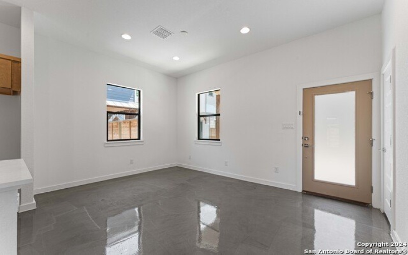 914 N Olive #101, San Antonio, TX 78202, 3 Habitaciones Habitaciones , ,2 BañosBaños,Residential,En Venta,914 N Olive #101,1781485