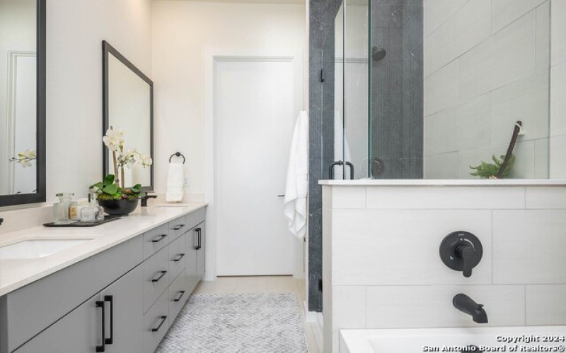 719 E Locust St #3111, San Antonio, TX 78212, 2 Bedrooms Bedrooms, ,2 BathroomsBathrooms,Residential,For Sale,719 E Locust St,0,1783663